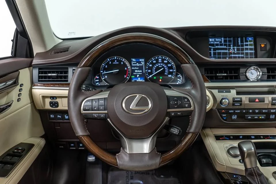 2016 Lexus ES 6th Gen - Image 11 of 13