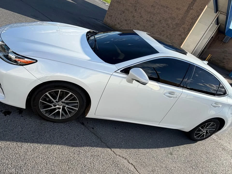 2016 Lexus ES 6th Gen - Image 3 of 10