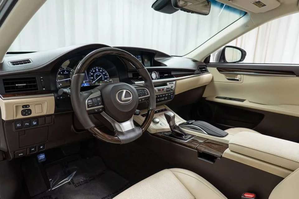 2016 Lexus ES 6th Gen - Image 9 of 13