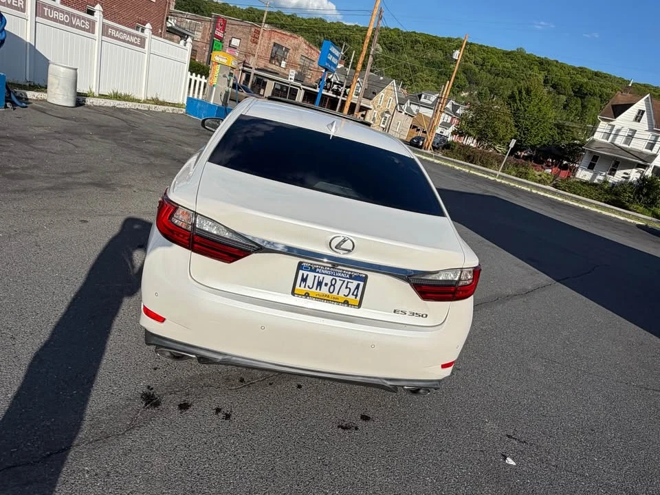 2016 Lexus ES 6th Gen - Image 6 of 10