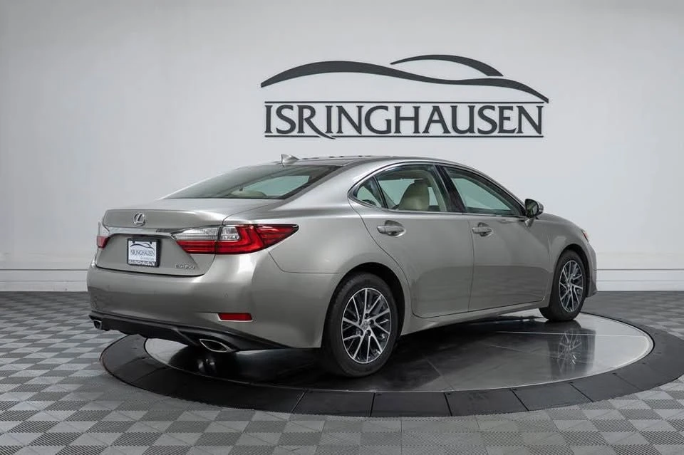 2016 Lexus ES 6th Gen - Image 4 of 13