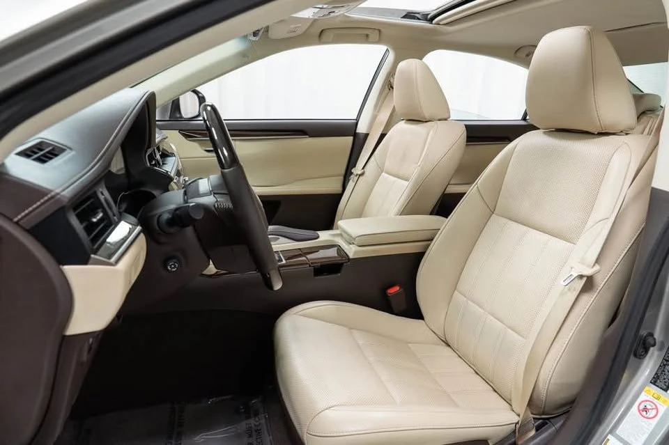 2016 Lexus ES 6th Gen - Image 10 of 13