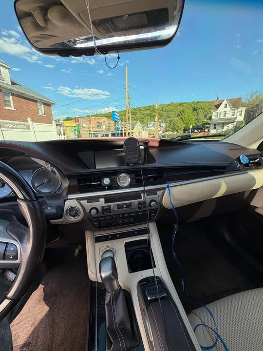 2016 Lexus ES 6th Gen - Image 10 of 10