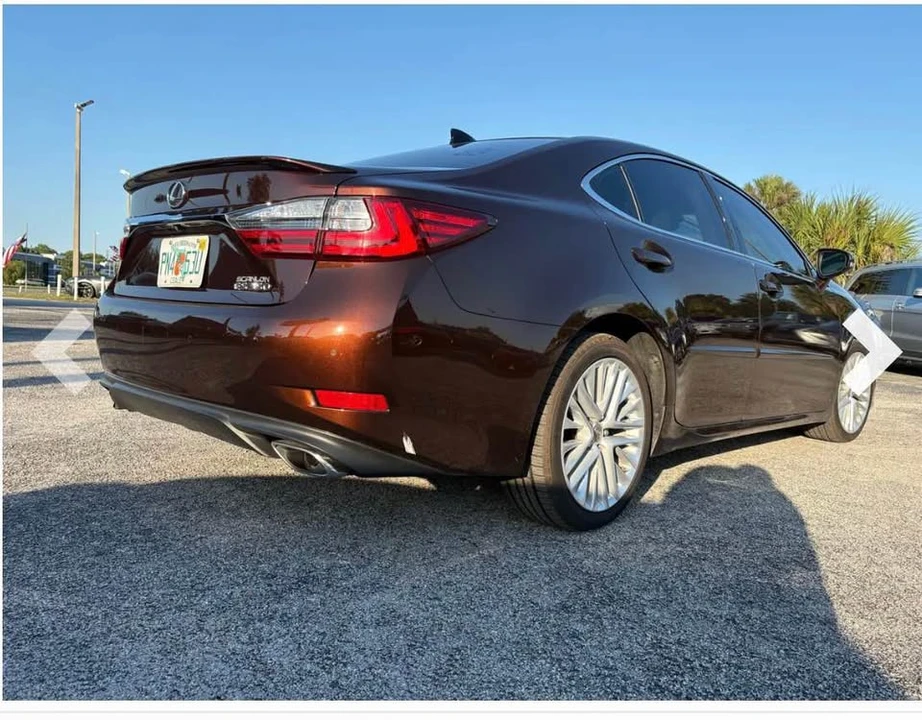 2016 Lexus ES 6th Gen - Image 3 of 6