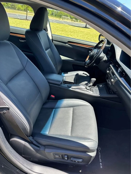 2016 Lexus ES 6th Gen - Image 10 of 20