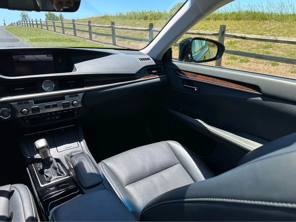 2016 Lexus ES 6th Gen - Image 13 of 20