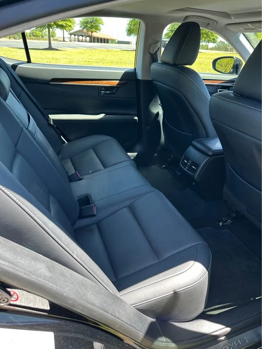 2016 Lexus ES 6th Gen - Image 11 of 20