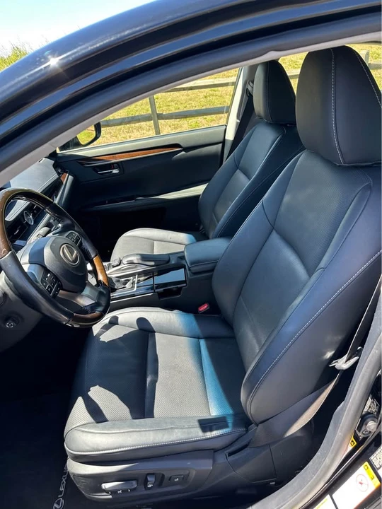 2016 Lexus ES 6th Gen - Image 9 of 20