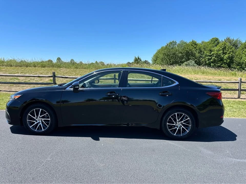 2016 Lexus ES 6th Gen - Image 8 of 20