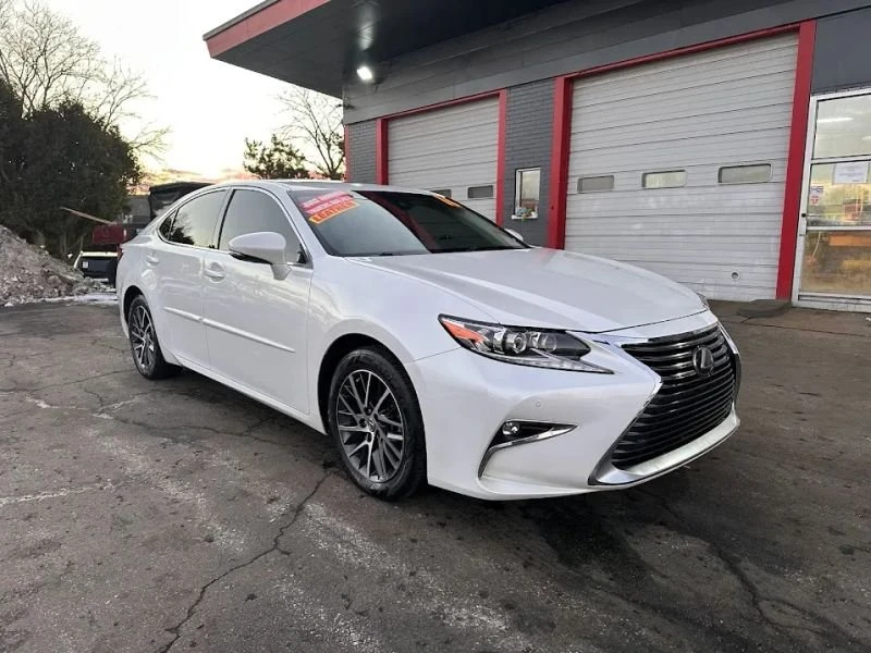 2016 Lexus ES 6th Gen - Image 2 of 20
