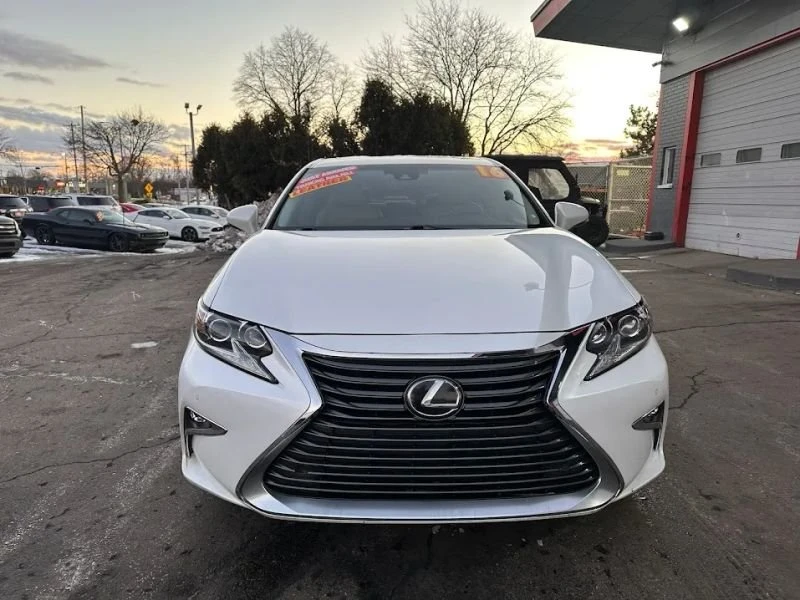 2016 Lexus ES 6th Gen - Image 4 of 20