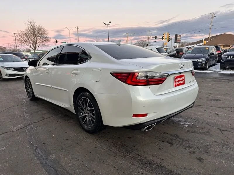 2016 Lexus ES 6th Gen - Image 8 of 20