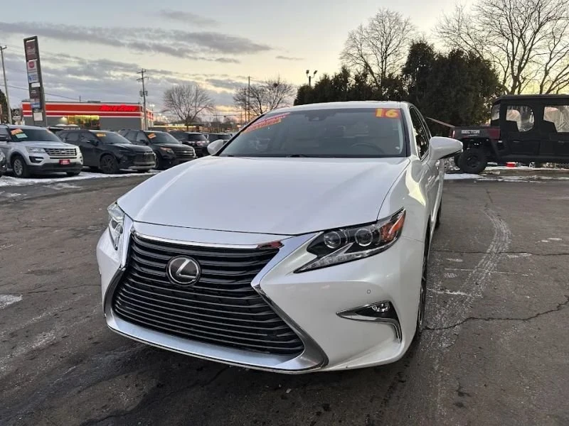 2016 Lexus ES 6th Gen - Image 5 of 20