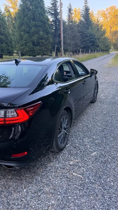 2016 Lexus ES 6th Gen - Image 5 of 13