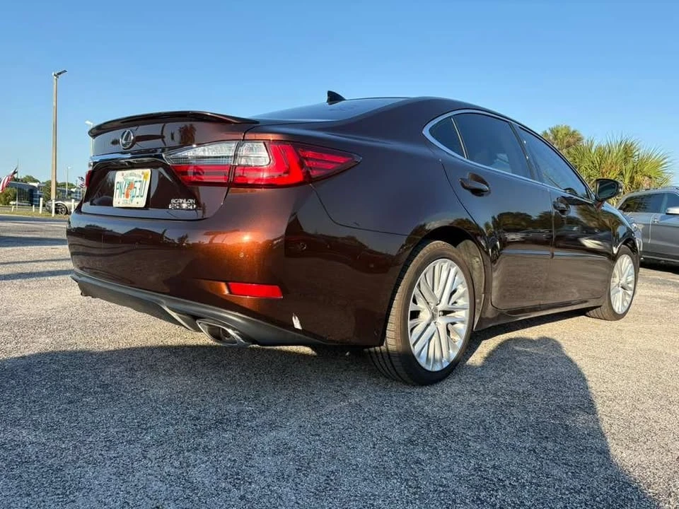 2016 Lexus ES 6th Gen - Image 9 of 20