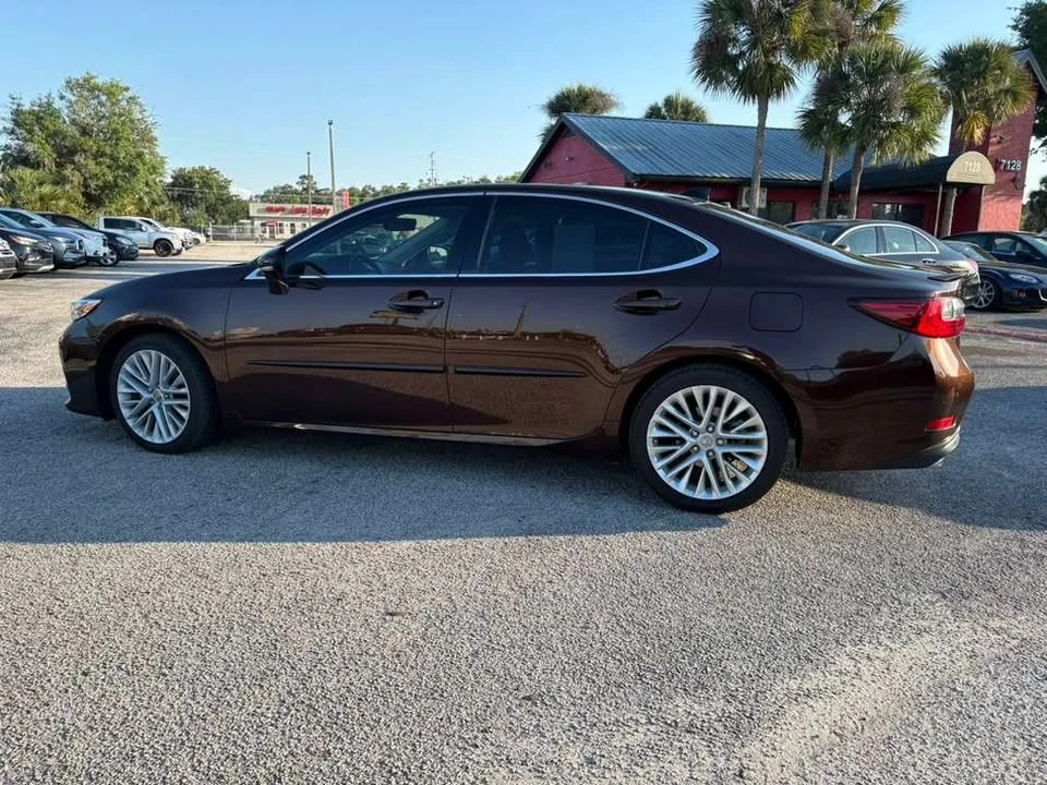 2016 Lexus ES 6th Gen - Image 6 of 20