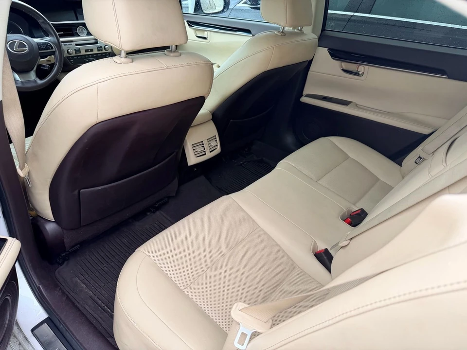 2016 Lexus ES 6th Gen - Image 3 of 6
