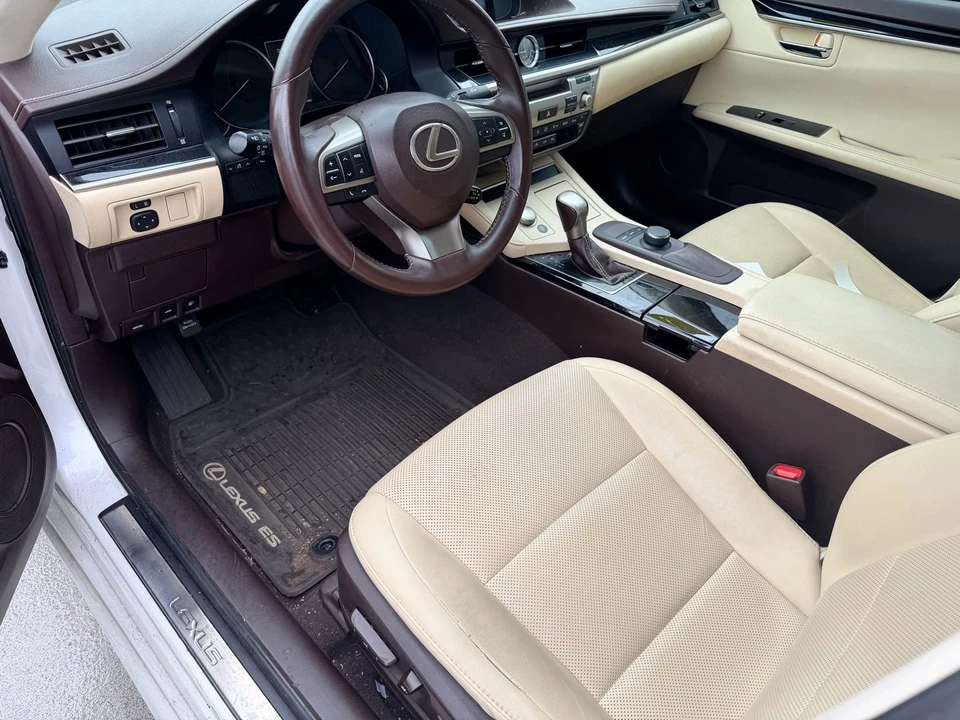 2016 Lexus ES 6th Gen - Image 2 of 6