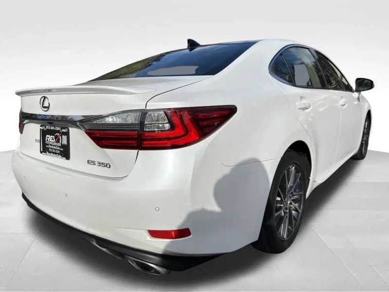 2016 Lexus ES 6th Gen - Image 6 of 12