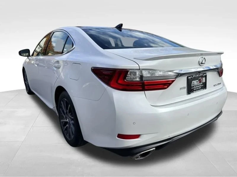 2016 Lexus ES 6th Gen - Image 3 of 12