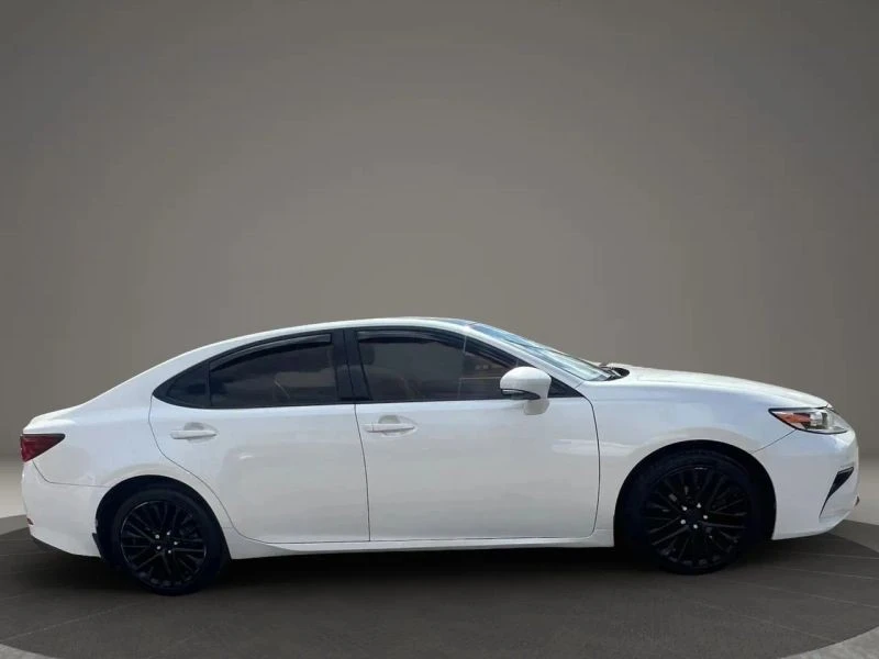 2016 Lexus ES 6th Gen - Image 4 of 12