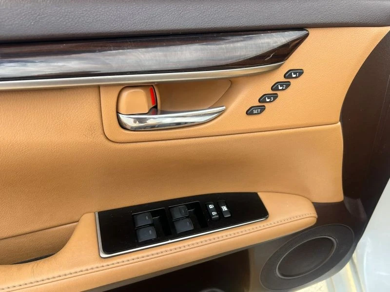 2016 Lexus ES 6th Gen - Image 12 of 12