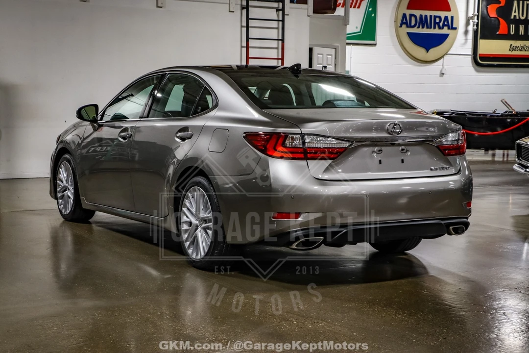 2016 Lexus ES 6th Gen - Image 8 of 21