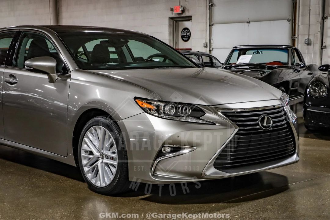 2016 Lexus ES 6th Gen - Image 14 of 21