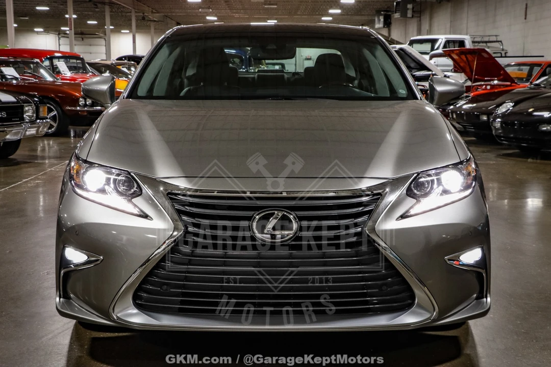 2016 Lexus ES 6th Gen - Image 21 of 21
