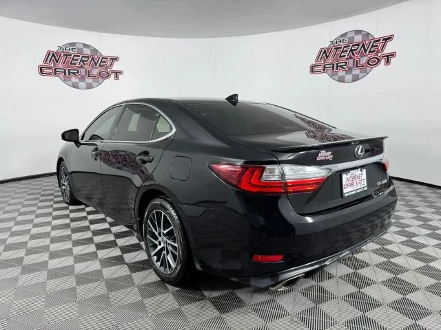 2016 Lexus ES 6th Gen - Image 5 of 12