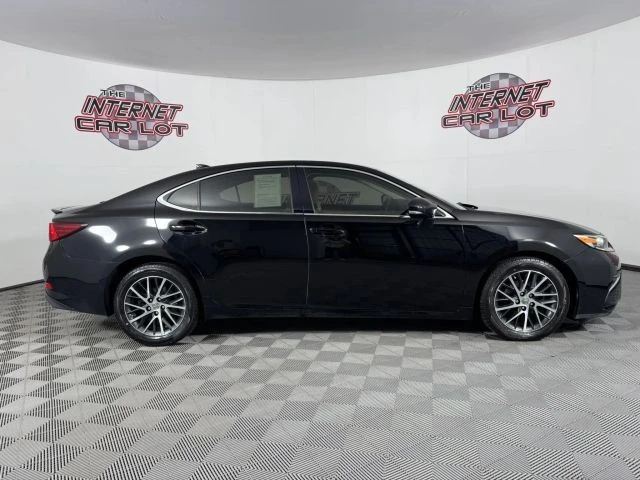 2016 Lexus ES 6th Gen - Image 8 of 12