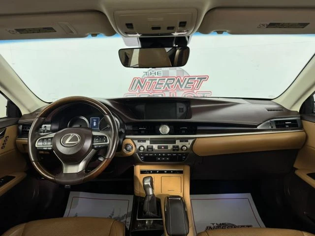 2016 Lexus ES 6th Gen - Image 11 of 12