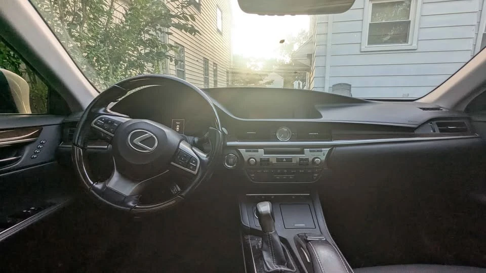 2016 Lexus ES 6th Gen - Image 5 of 8