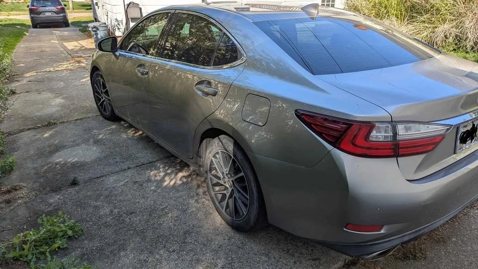 2016 Lexus ES 6th Gen - Image 3 of 8