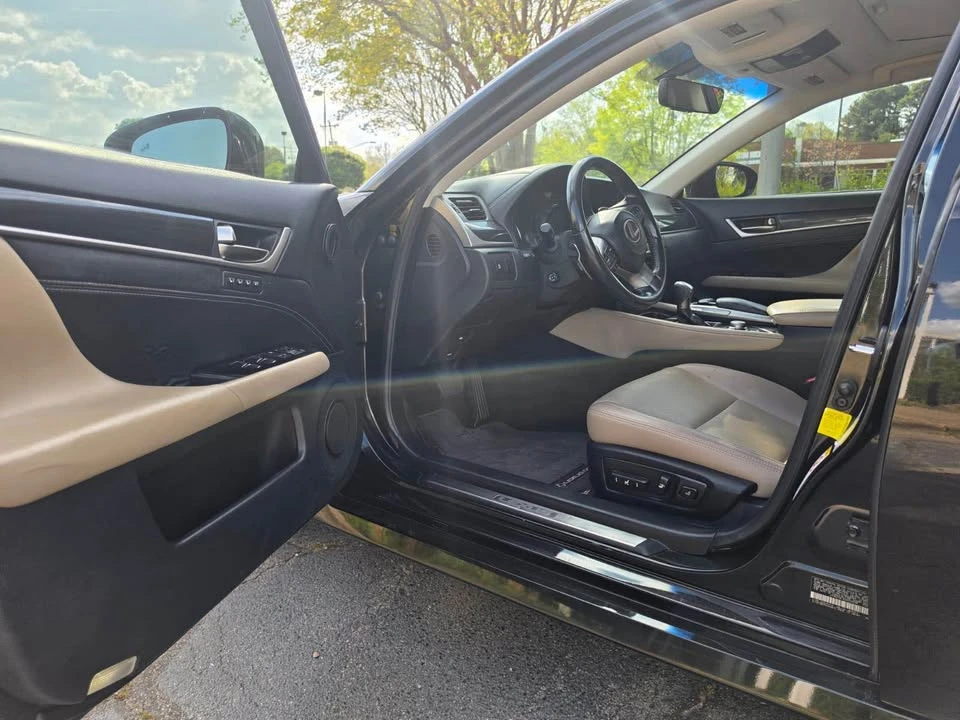 2016 Lexus GS 4th Gen - Image 10 of 15
