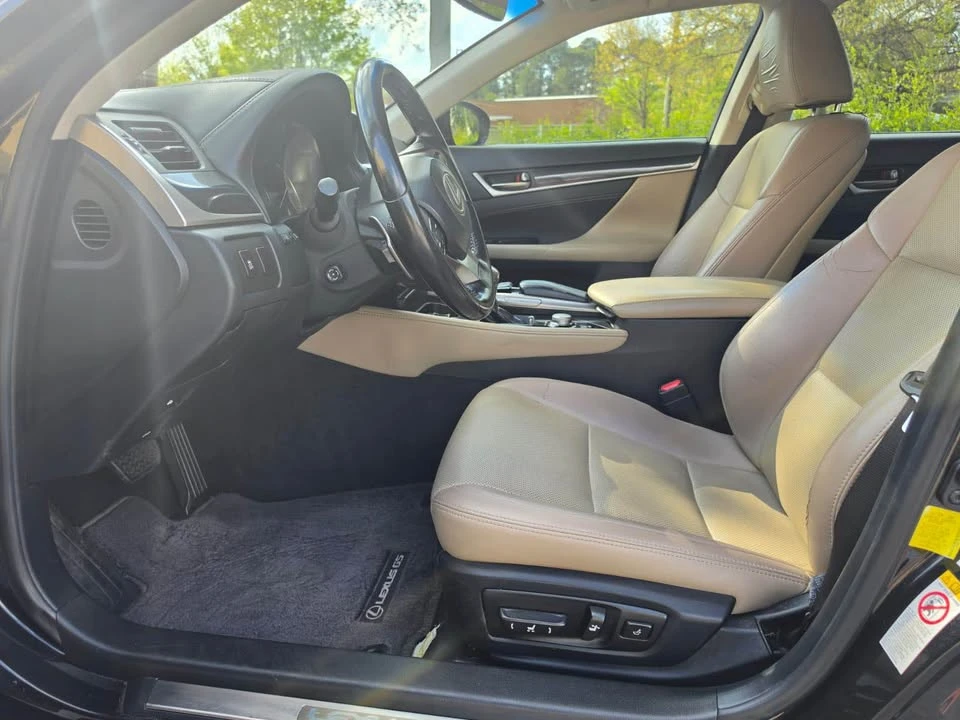 2016 Lexus GS 4th Gen - Image 11 of 15