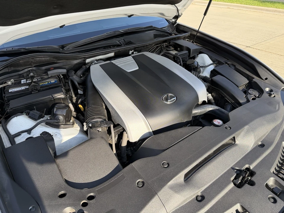 2016 Lexus GS 4th Gen - Image 25 of 29
