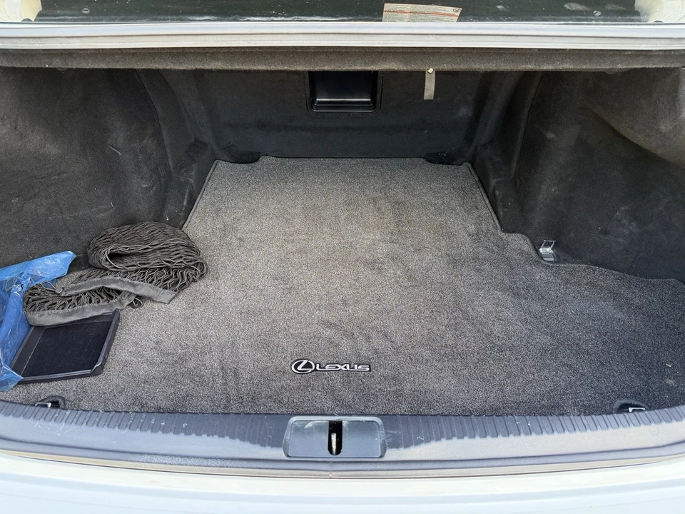 2016 Lexus GS 4th Gen - Image 26 of 29