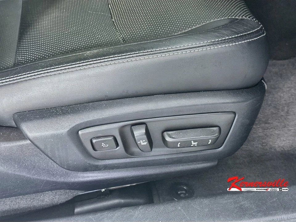 2016 Lexus GS 4th Gen - Image 23 of 24