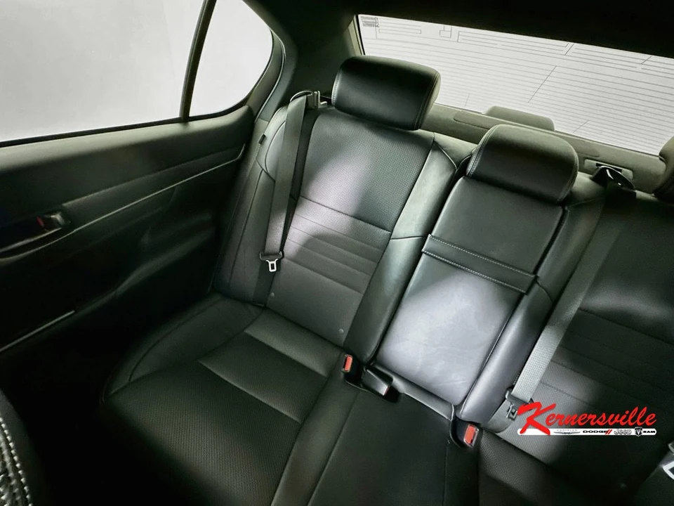 2016 Lexus GS 4th Gen - Image 12 of 24