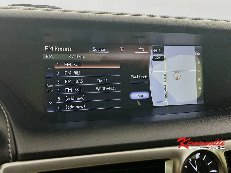 2016 Lexus GS 4th Gen - Image 17 of 24