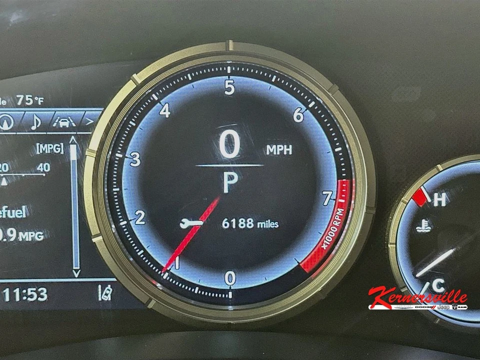 2016 Lexus GS 4th Gen - Image 15 of 24