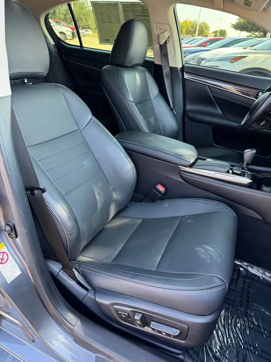2016 Lexus GS 4th Gen - Image 11 of 14