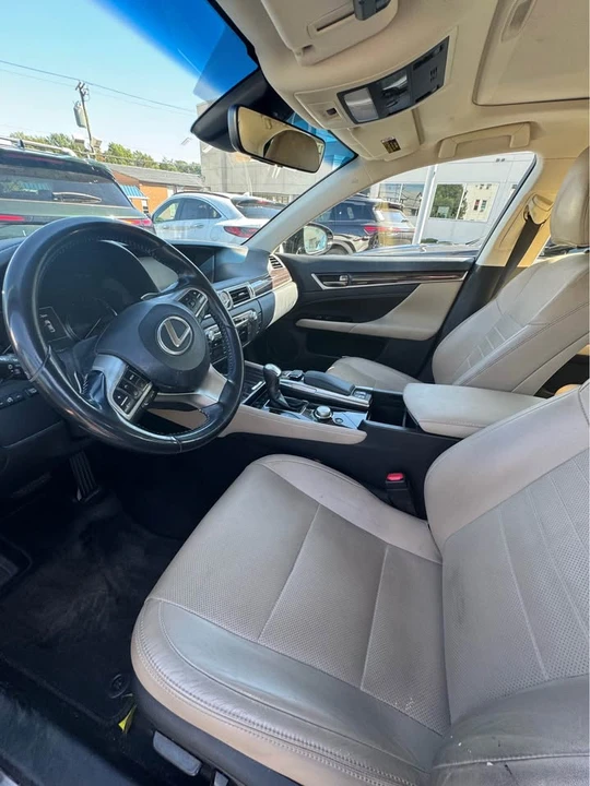2016 Lexus GS 4th Gen - Image 4 of 9
