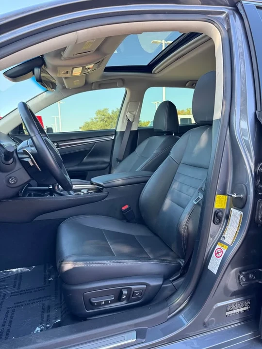 2016 Lexus GS 4th Gen - Image 9 of 14
