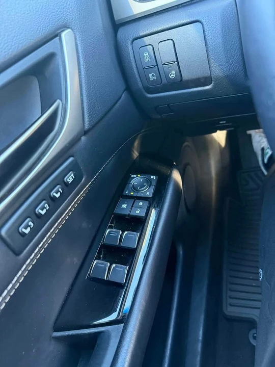 2016 Lexus GS 4th Gen - Image 12 of 19