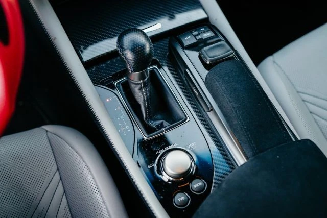2016 Lexus GS F 4th Gen - Image 15 of 31