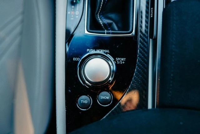 2016 Lexus GS F 4th Gen - Image 29 of 31