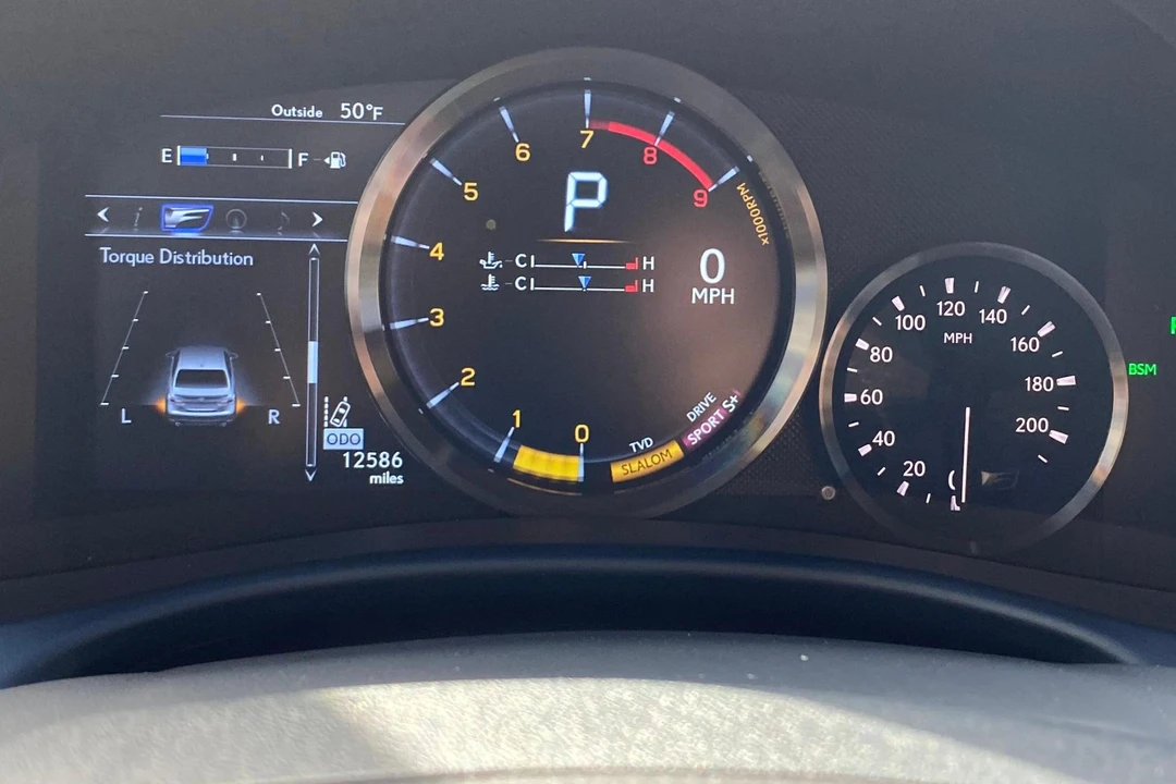 2016 Lexus GS F 4th Gen - Image 29 of 31