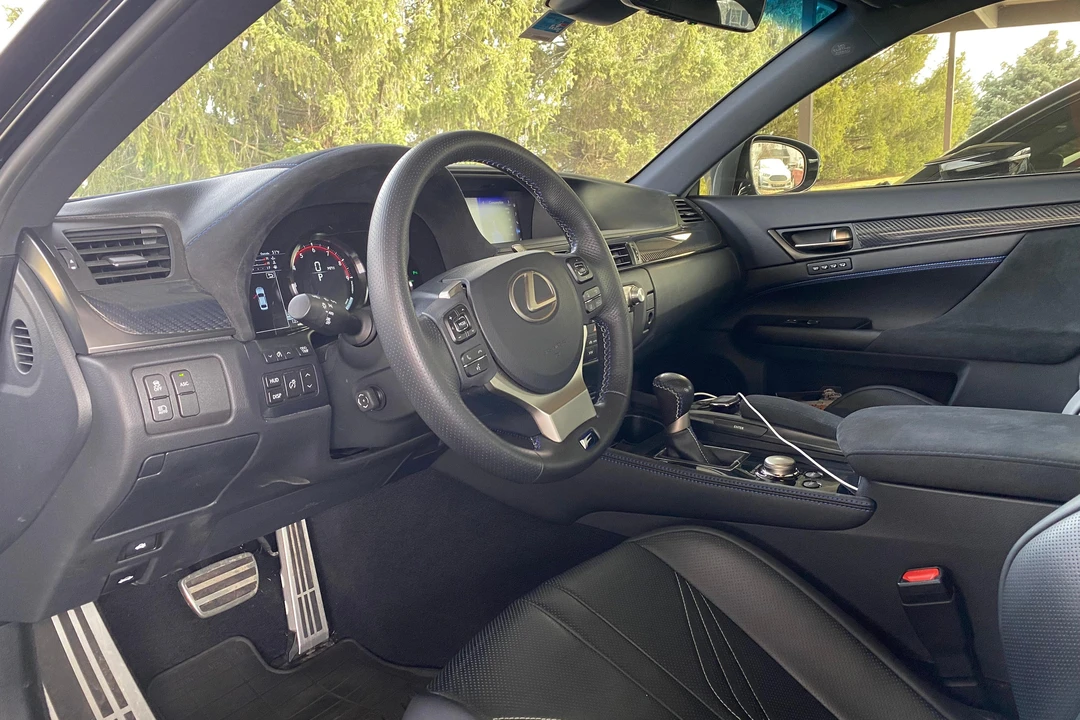 2016 Lexus GS F 4th Gen - Image 26 of 31